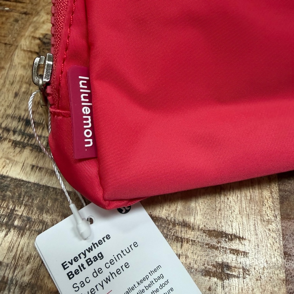 lululemon pink Everywhere Belt Bag - Picture 3 of 5